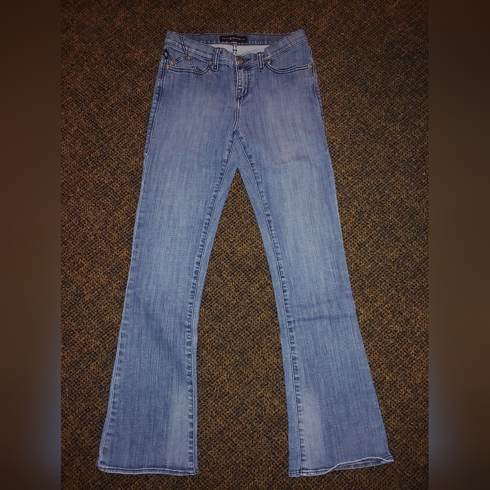 Rock & Republic Kasandra Mid Rise Bootcut Jeans - Size 8